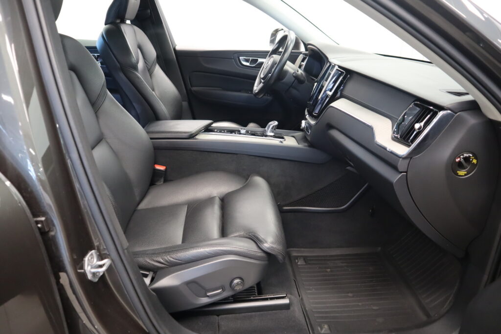 Volvo XC60, image 11