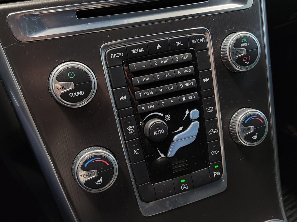 Volvo XC60, image 11