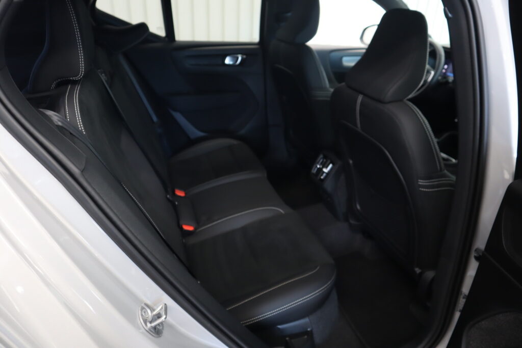 Volvo XC40, image 12