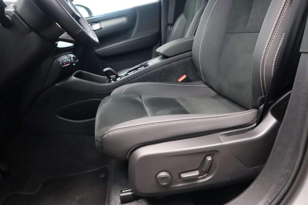 Volvo XC40, image 13