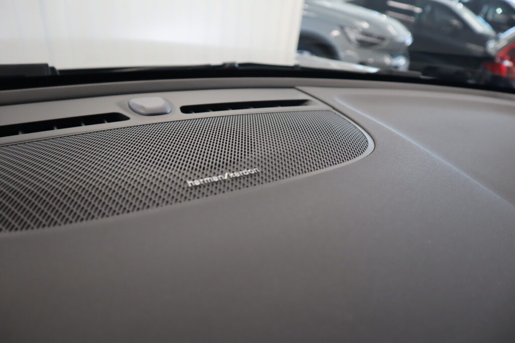 Volvo XC40, image 16