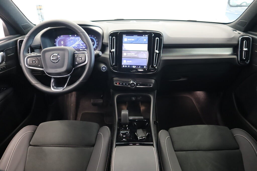Volvo XC40, image 9
