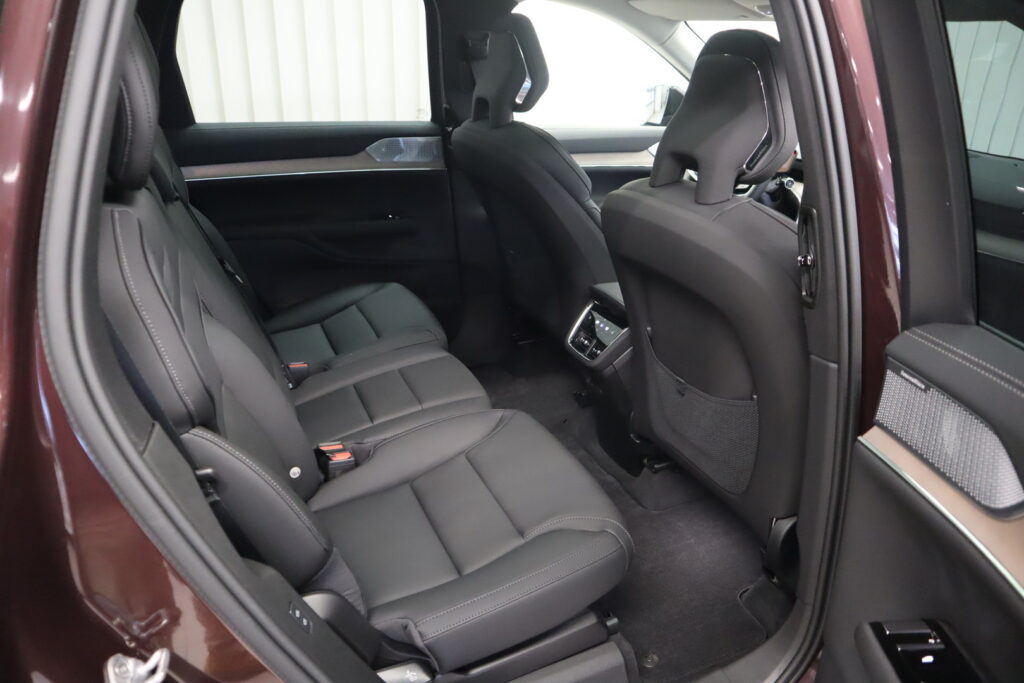 Volvo EX90, image 12