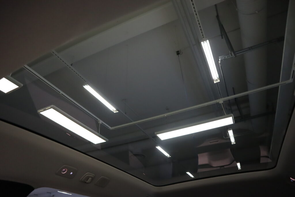 Volvo EX90, image 17