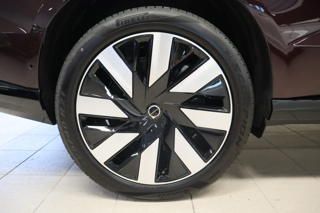 Volvo EX90, image 25