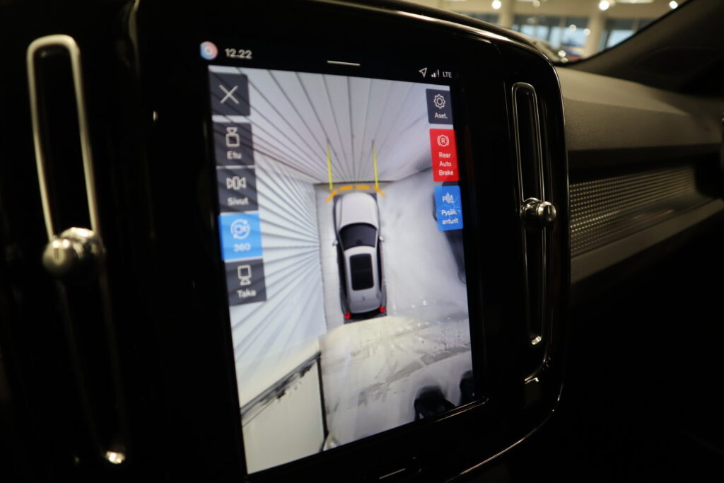 Volvo EX40, image 16