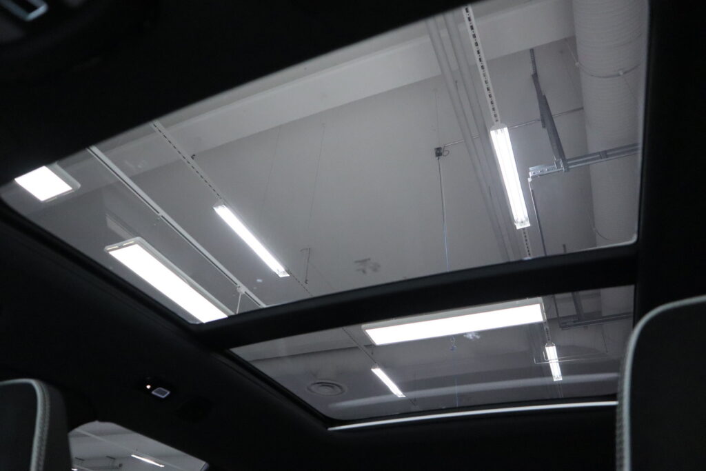 Volvo EX40, image 17