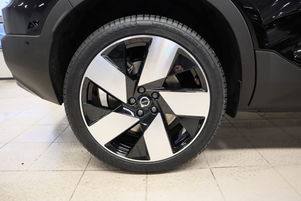 Volvo EX40, image 22