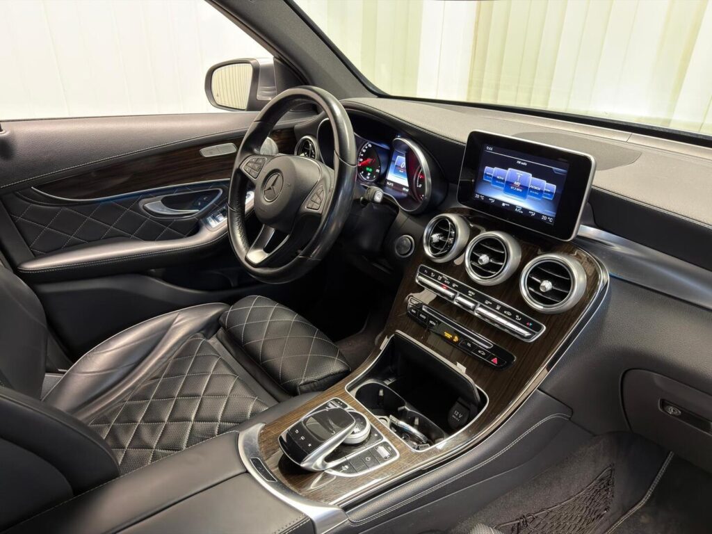Mercedes-Benz GLC, image 11