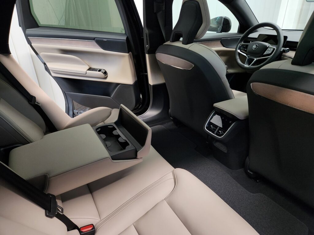 Volvo ES90, image 10