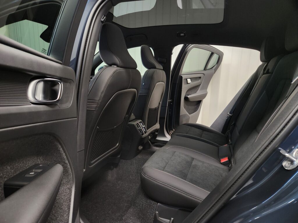 Volvo EC40, image 10