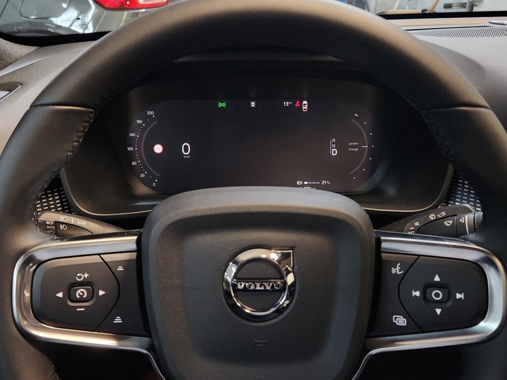 Volvo EC40, image 13