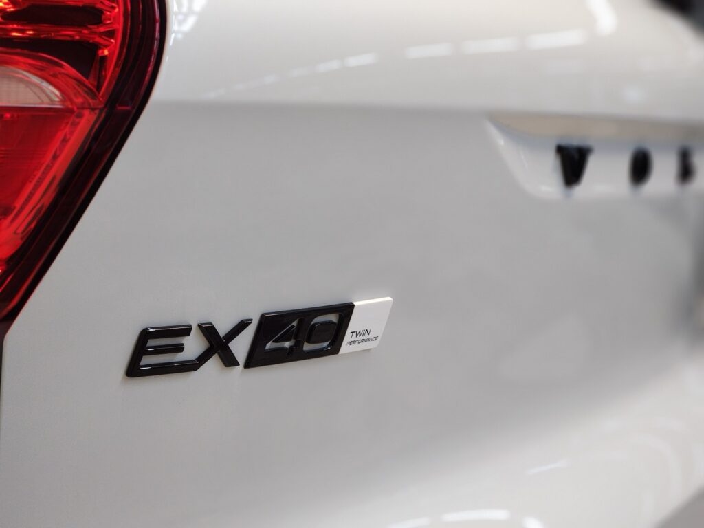 Volvo EX40, image 6