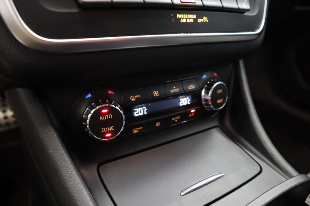 Mercedes-Benz CLA, image 17