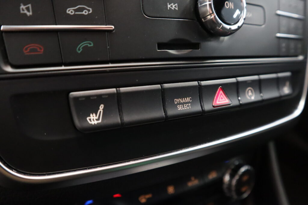 Mercedes-Benz CLA, image 18