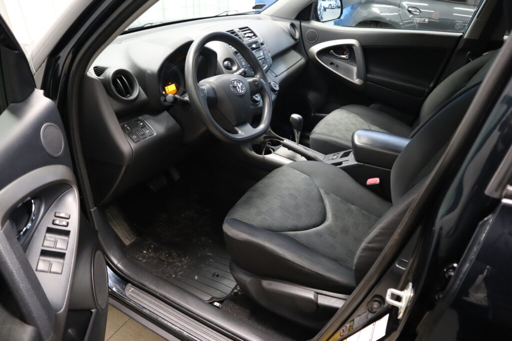 Toyota RAV4, image 4