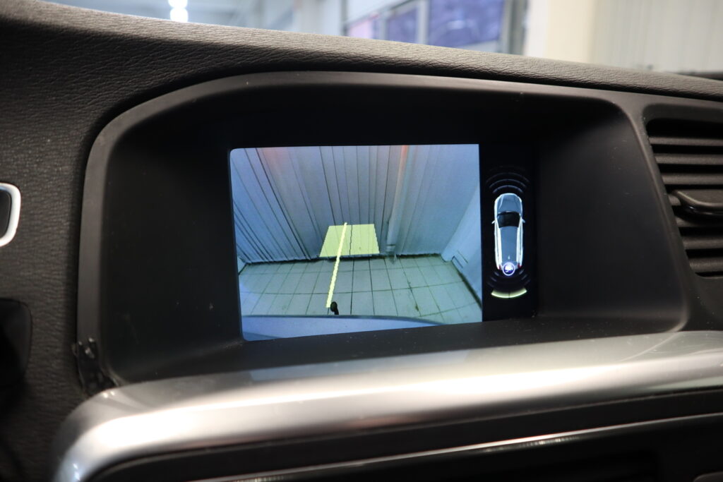 Volvo V60 Cross Country, image 15