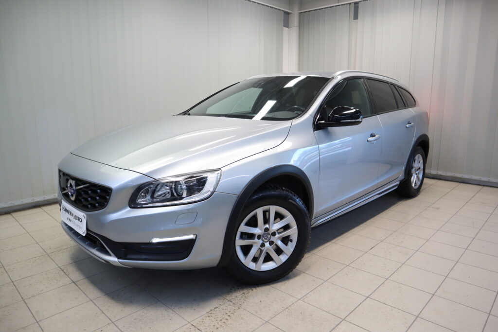 Volvo V60 Cross Country, image 2