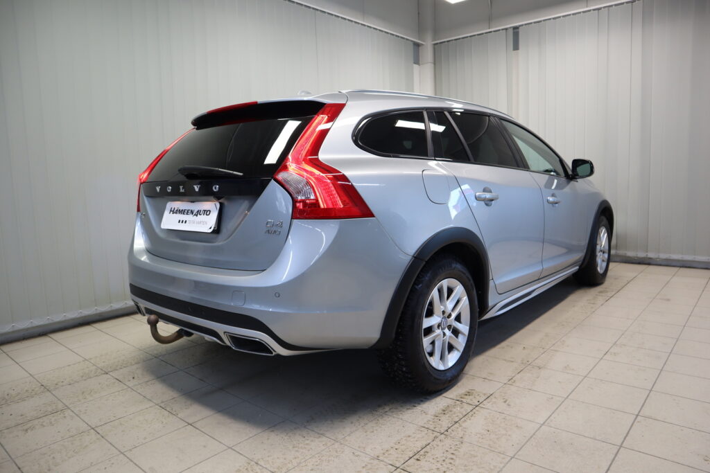 Volvo V60 Cross Country, image 22
