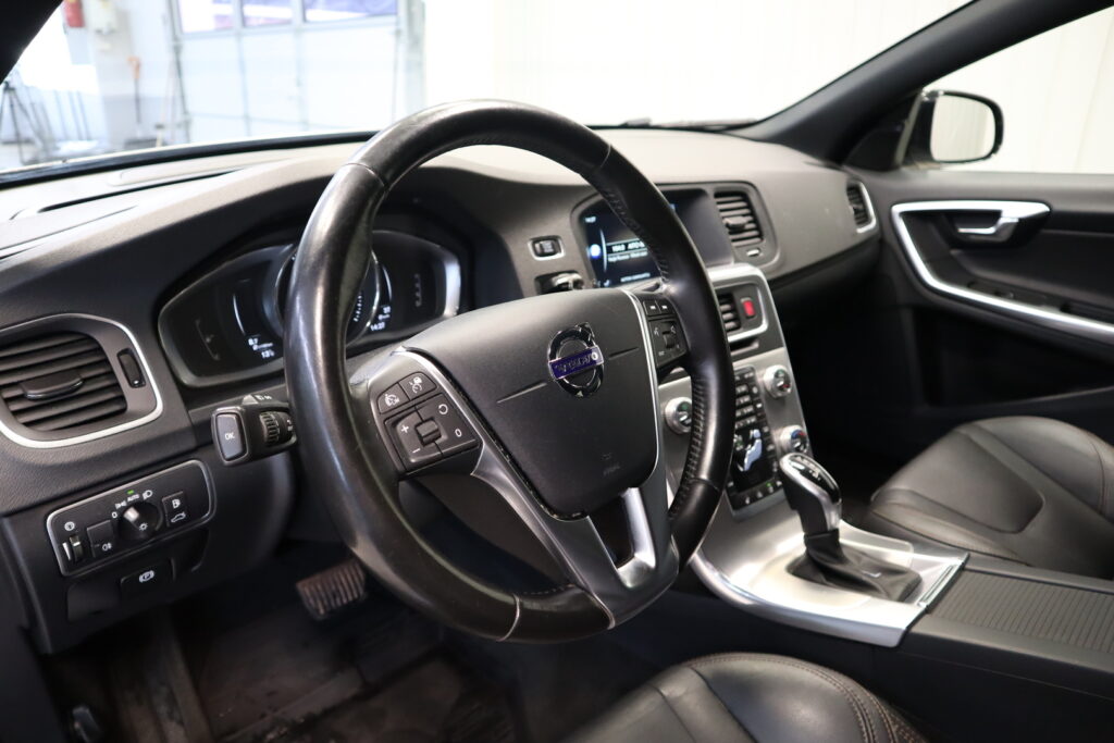 Volvo V60 Cross Country, image 5