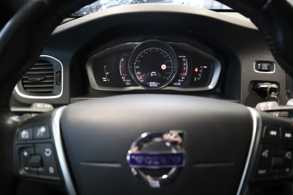 Volvo V60 Cross Country, image 6