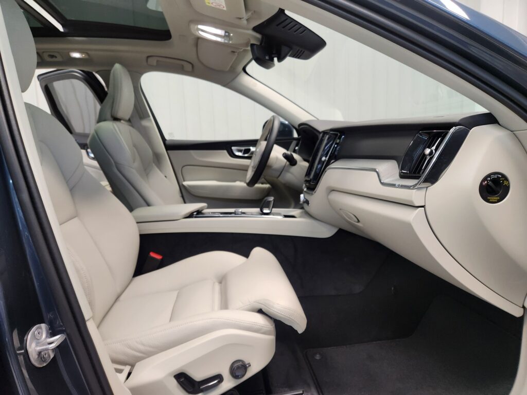 Volvo XC60, image 10