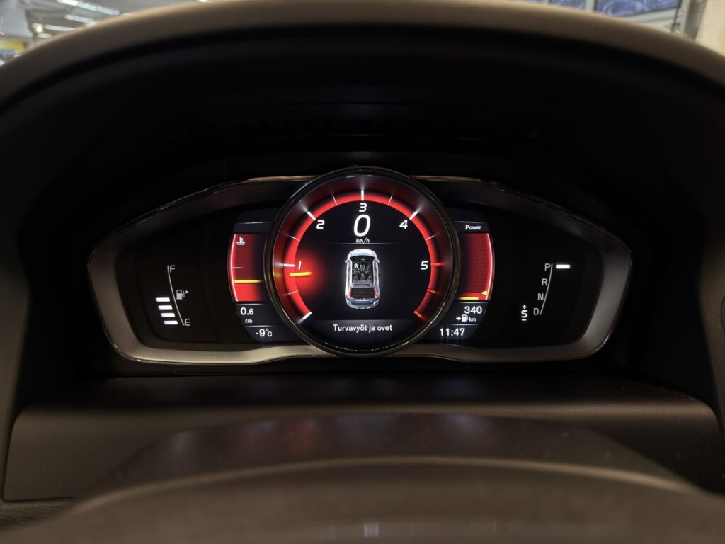 Volvo XC60, image 12