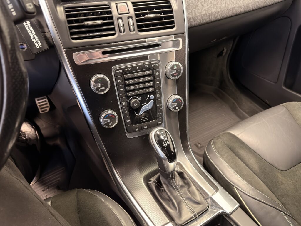 Volvo XC60, image 13