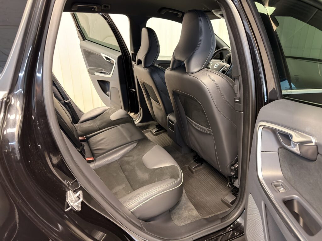 Volvo XC60, image 8