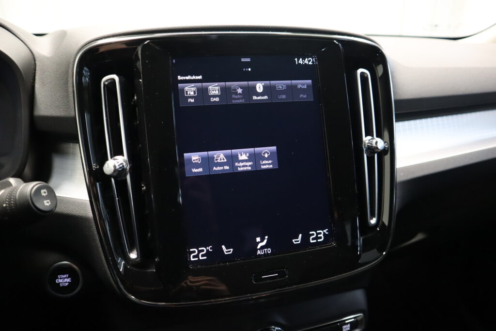 Volvo XC40, image 16