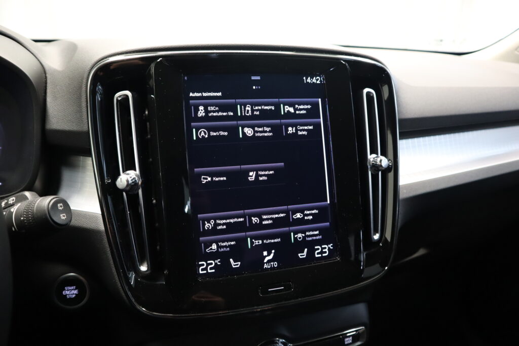 Volvo XC40, image 17