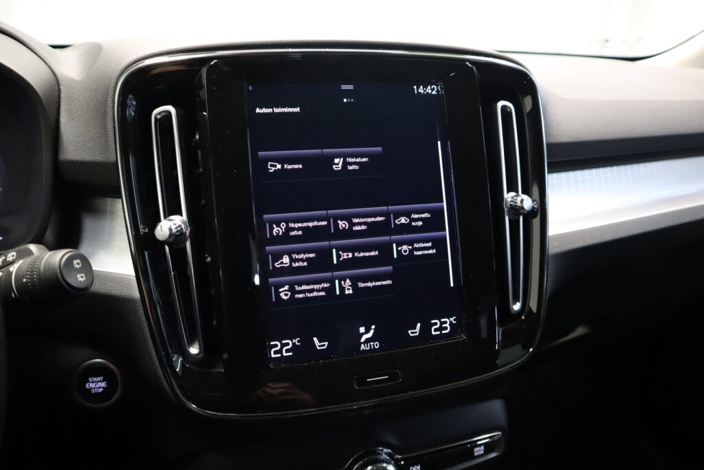 Volvo XC40, image 18