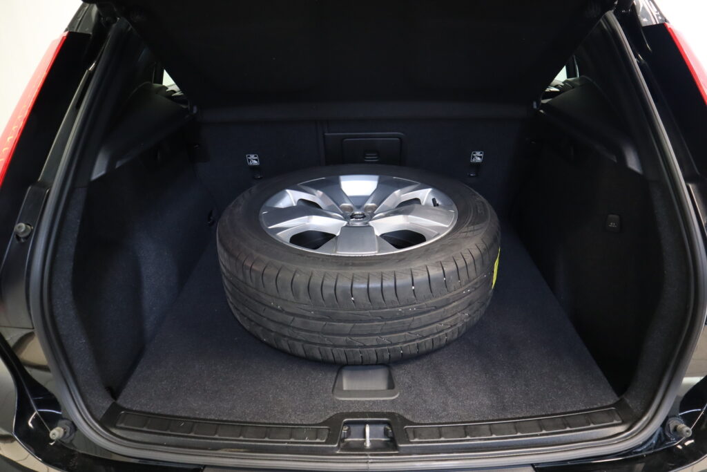 Volvo XC40, image 23