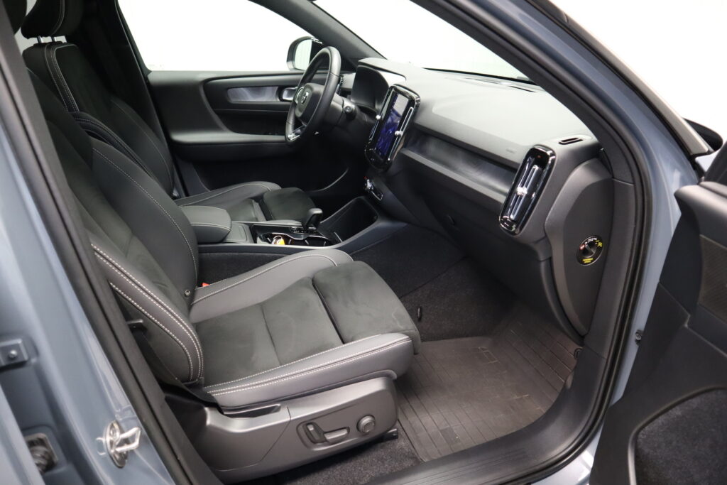 Volvo XC40, image 11