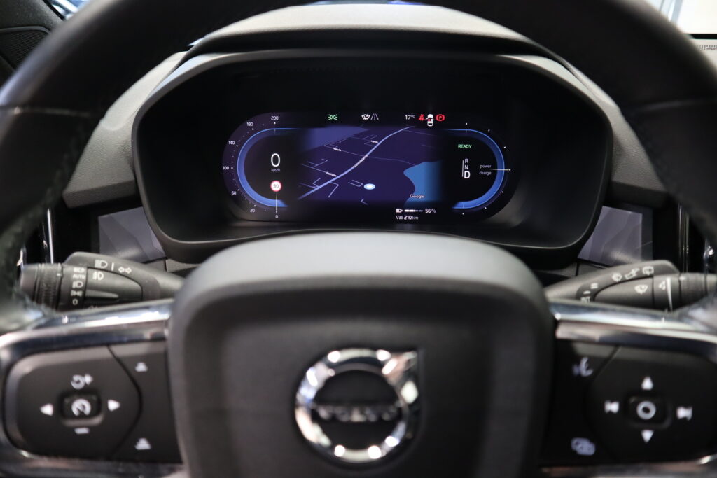 Volvo XC40, image 13