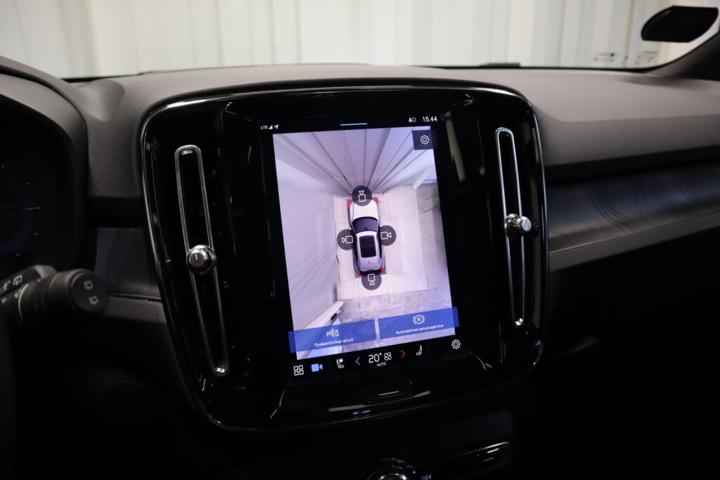 Volvo XC40, image 16