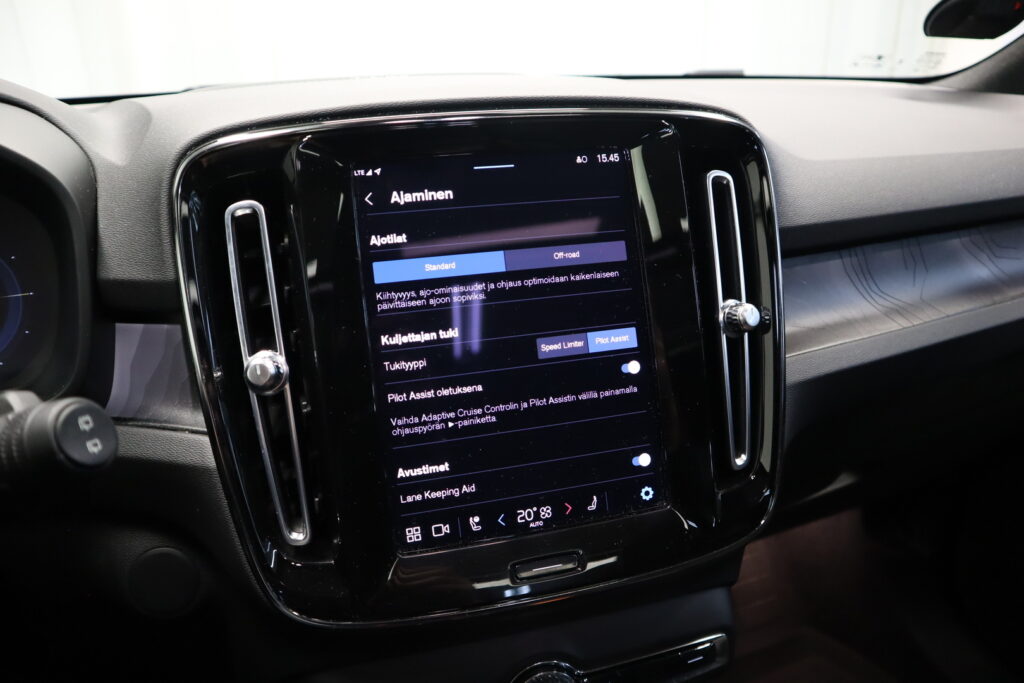 Volvo XC40, image 21