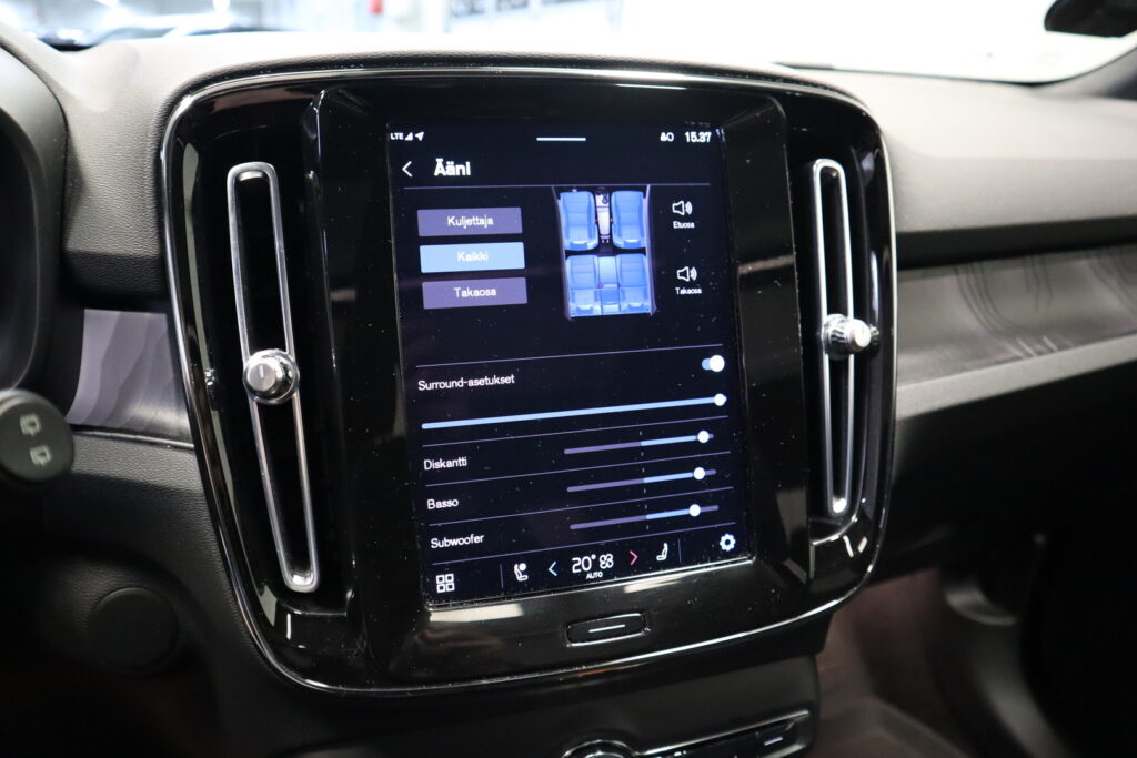 Volvo XC40, image 23