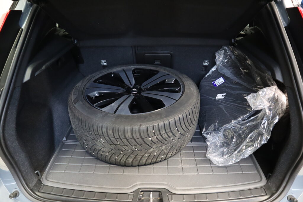 Volvo XC40, image 27