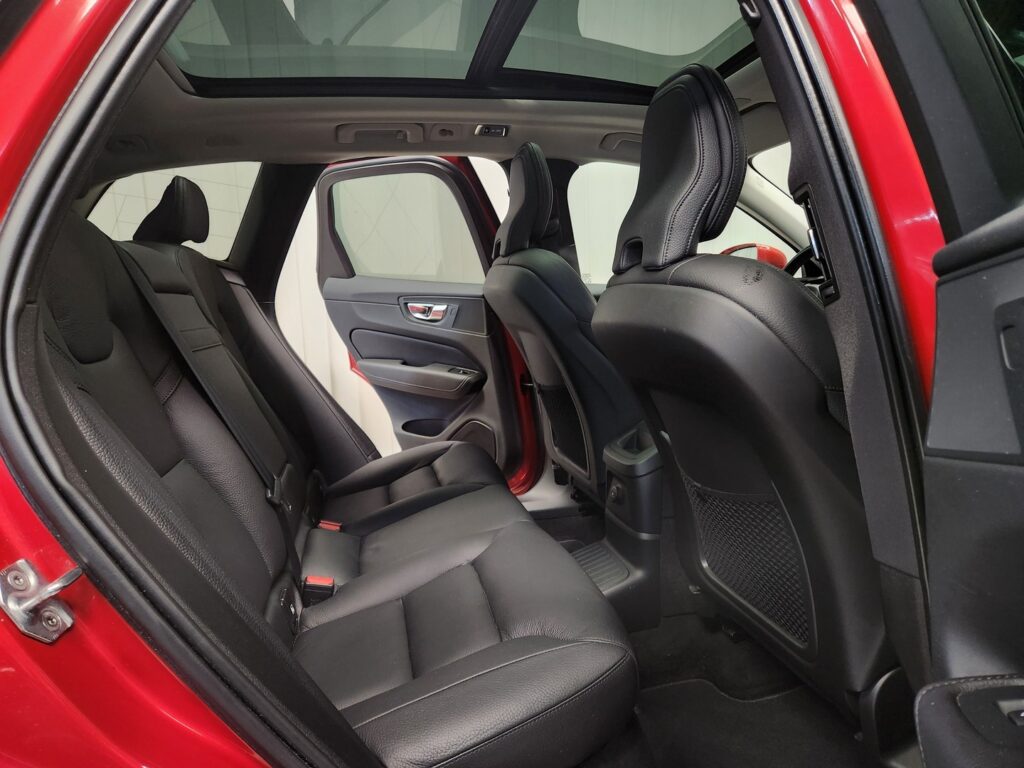 Volvo XC60, image 11