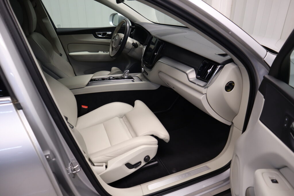 Volvo XC60, image 10