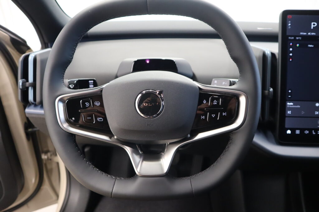 Volvo EX30, image 13