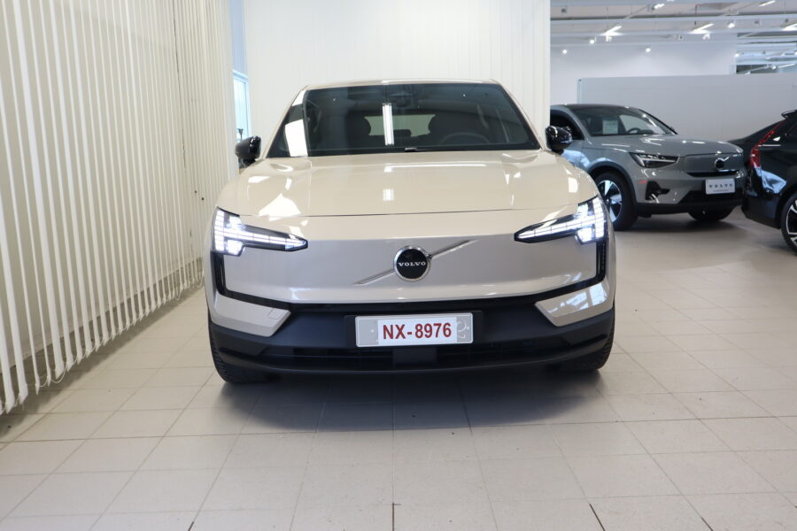 Volvo EX30, image 2