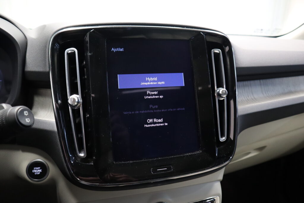 Volvo XC40, image 19