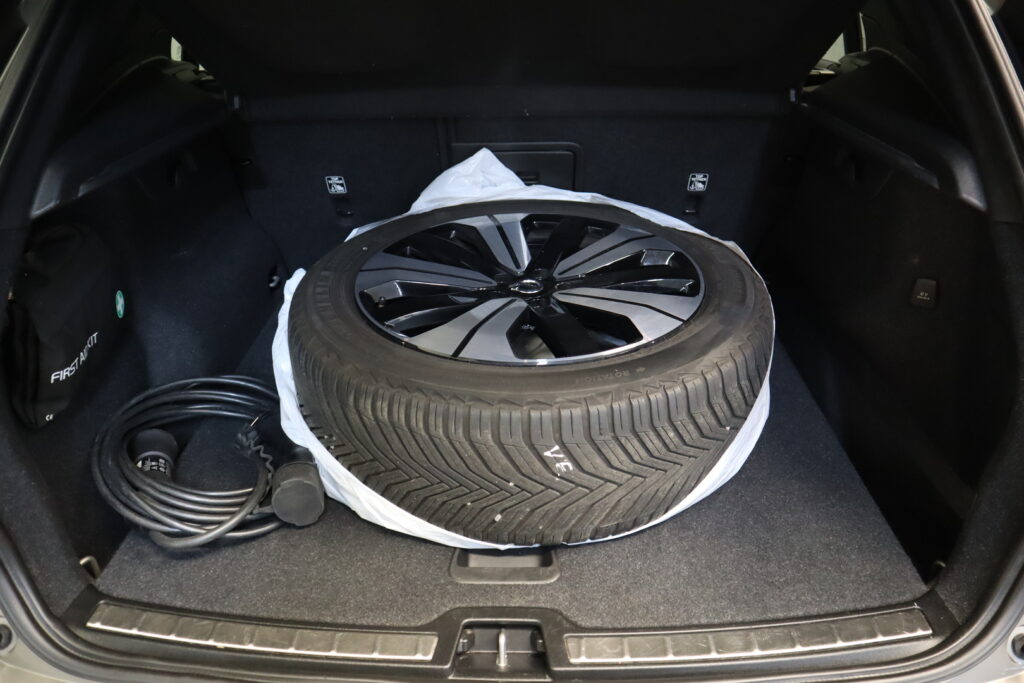 Volvo XC40, image 23