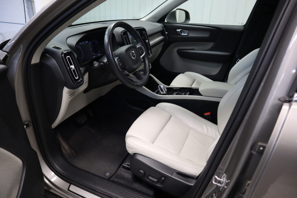 Volvo XC40, image 8