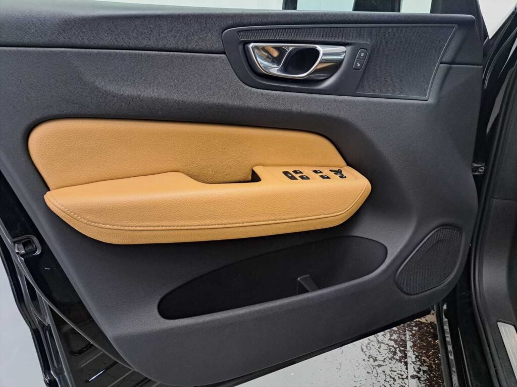 Volvo XC60, image 14