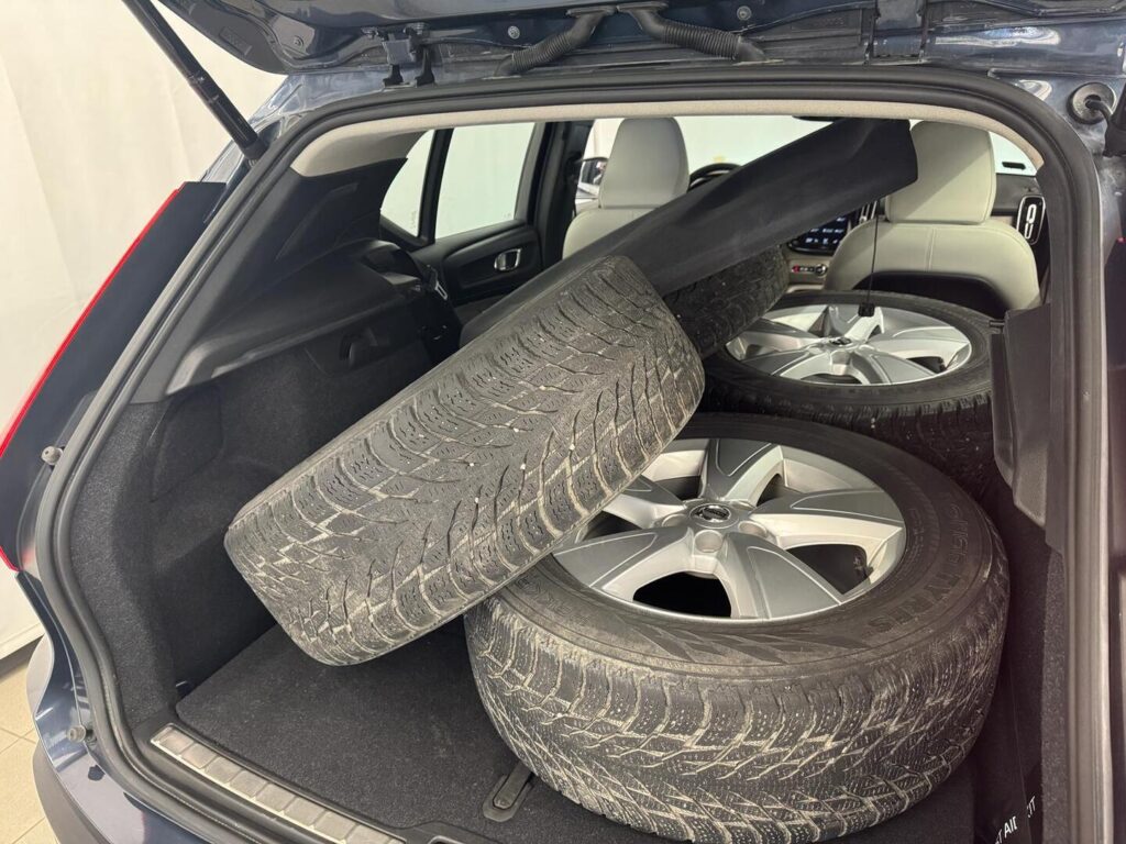 Volvo XC40, image 11