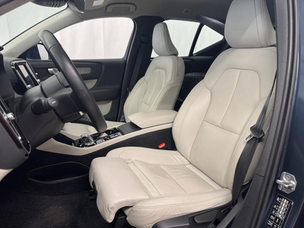 Volvo XC40, image 4