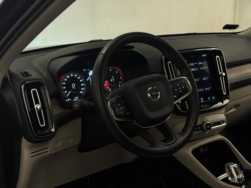 Volvo XC40, image 8